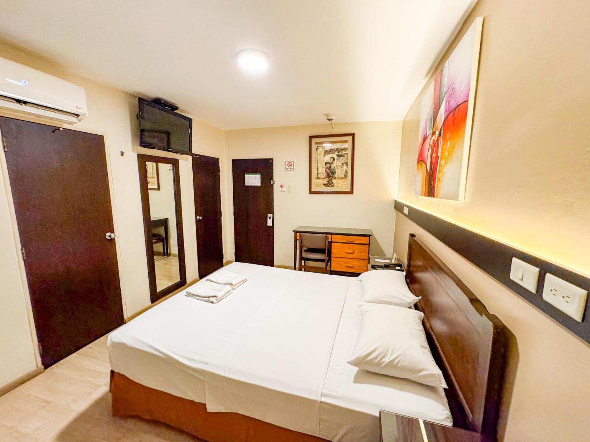 Gh Alexander Hotel Guayaquil Exterior photo