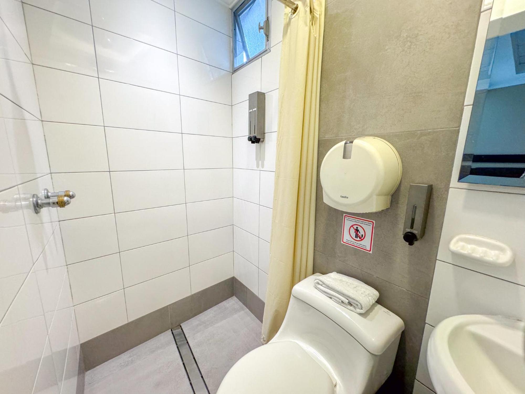Gh Alexander Hotel Guayaquil Exterior photo